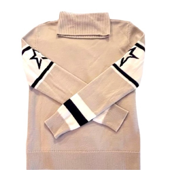 PERFECT MOMENT-Schild 100% Extra
Fine Merino Wool Sweater in White Pepper - Picture 6 of 9